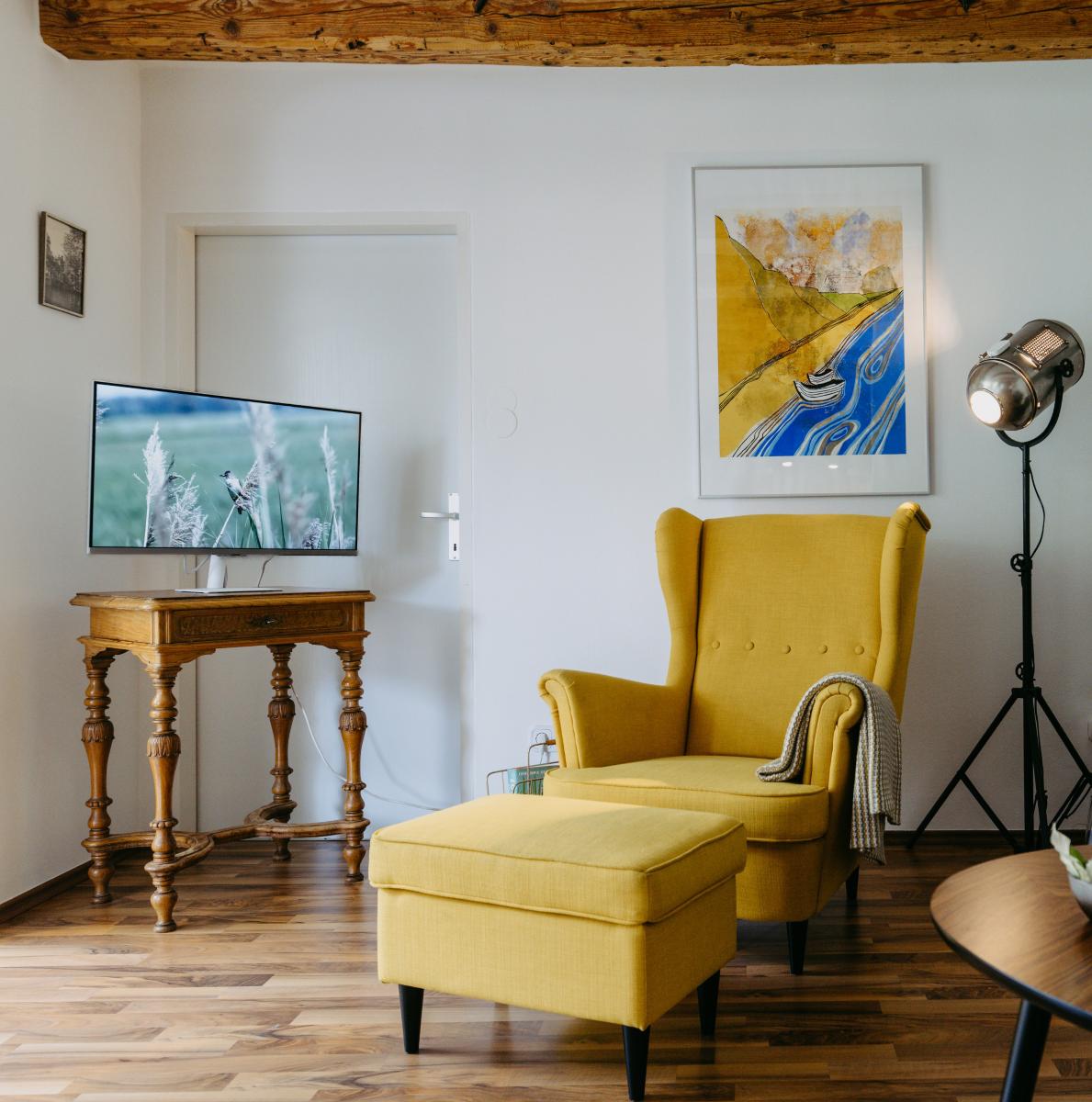 Wohnzimmer mit TV – Foto: Burgenland Tourismus / wearegiving